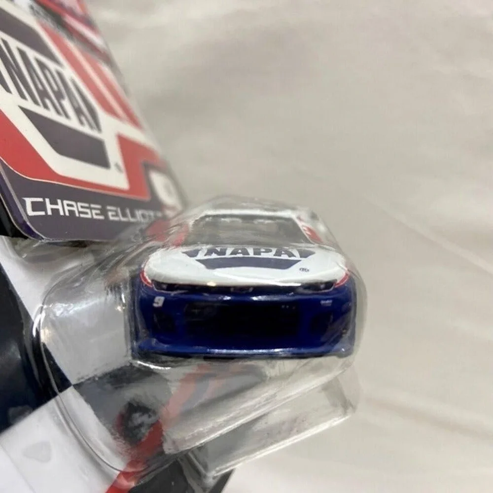 Nascar Authentics‎ Chase Elliott #9 NAPA 1:64 Chevrolet Camaro 2023 Wave 01 NIP